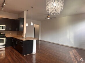 Building Photo - 306 McGowen St