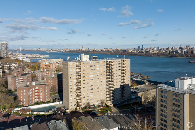 Aerial Photo - Summit House Apartments