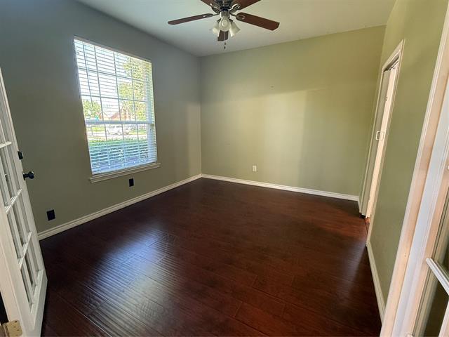 Foto del edificio - 4005 Hawkins Dr