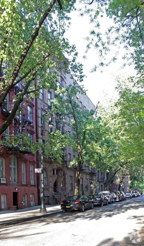 Primary Photo - 80-82 Charles St