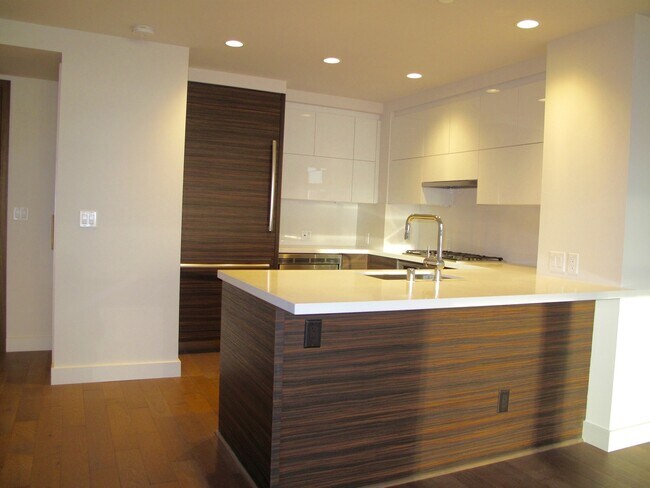 Foto del edificio - Exquisite 2 Bed/2 Bath Downtown Condo at I...
