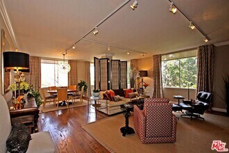 Building Photo - 412 N Palm Dr