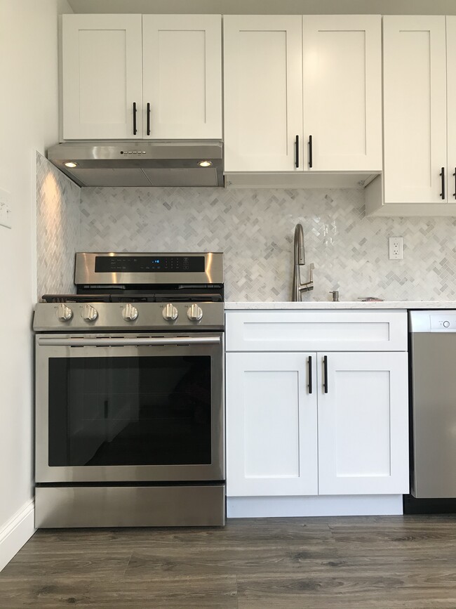 Kitchen - 93 Robert St