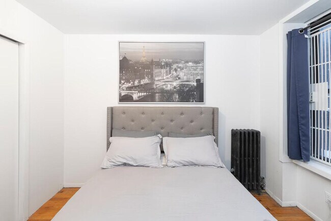 Foto del edificio - 312 E 93rd St