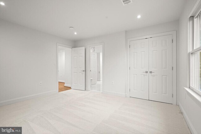 Foto del edificio - 1404 Wynhurst Ln