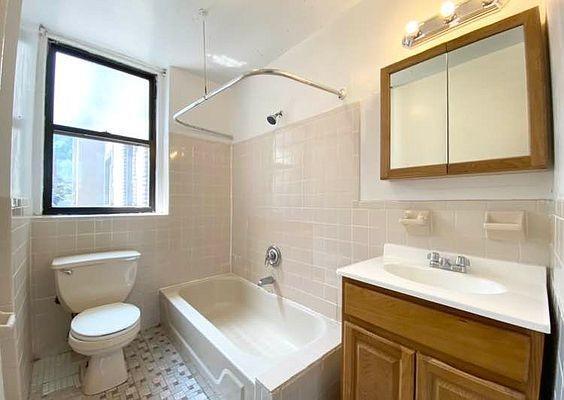 Foto del edificio - 2 bedroom in BRONX NY 10463