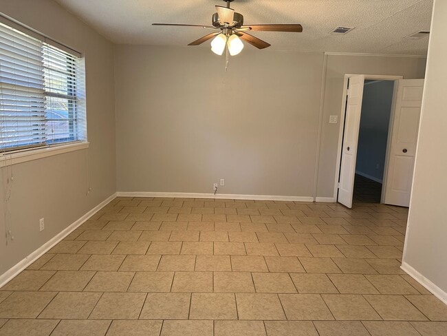 Foto del edificio - 422 Hardee Dr