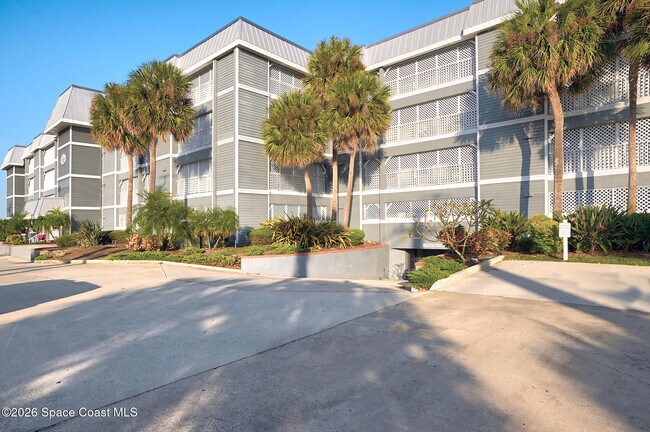 Foto del edificio - 905 N Harbor City Blvd