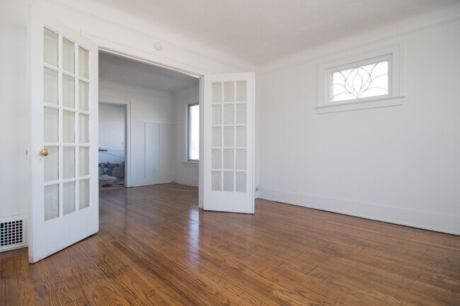 Foto del edificio - 1463 Beaconsfield Ave