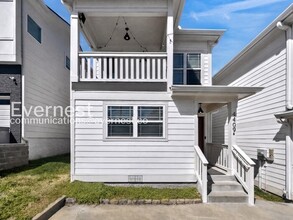 Building Photo - 4409B Providence Heights