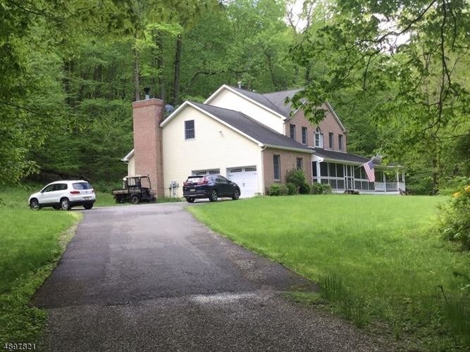 Primary Photo - 81 Skytop Rd