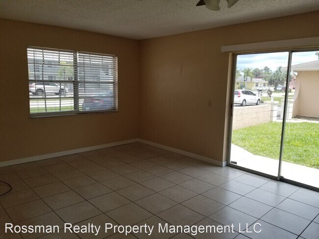 Building Photo - 4816 Triton Ct E