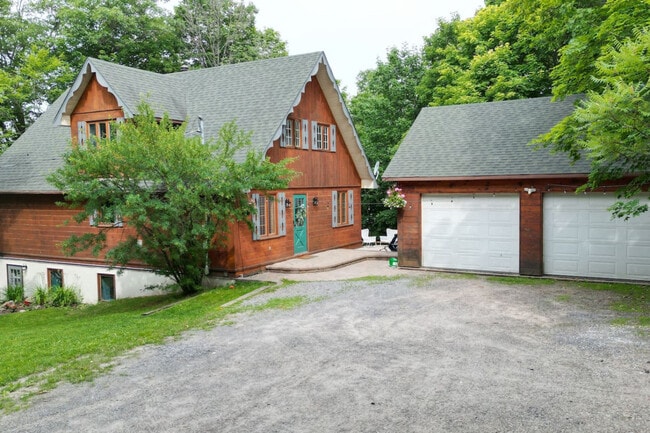 Building Photo - 3 Rue de Chamonix E