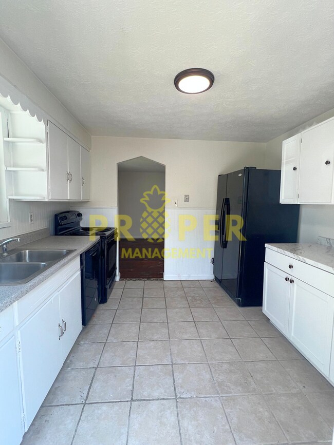 Building Photo - 5036 Pensacola Blvd
