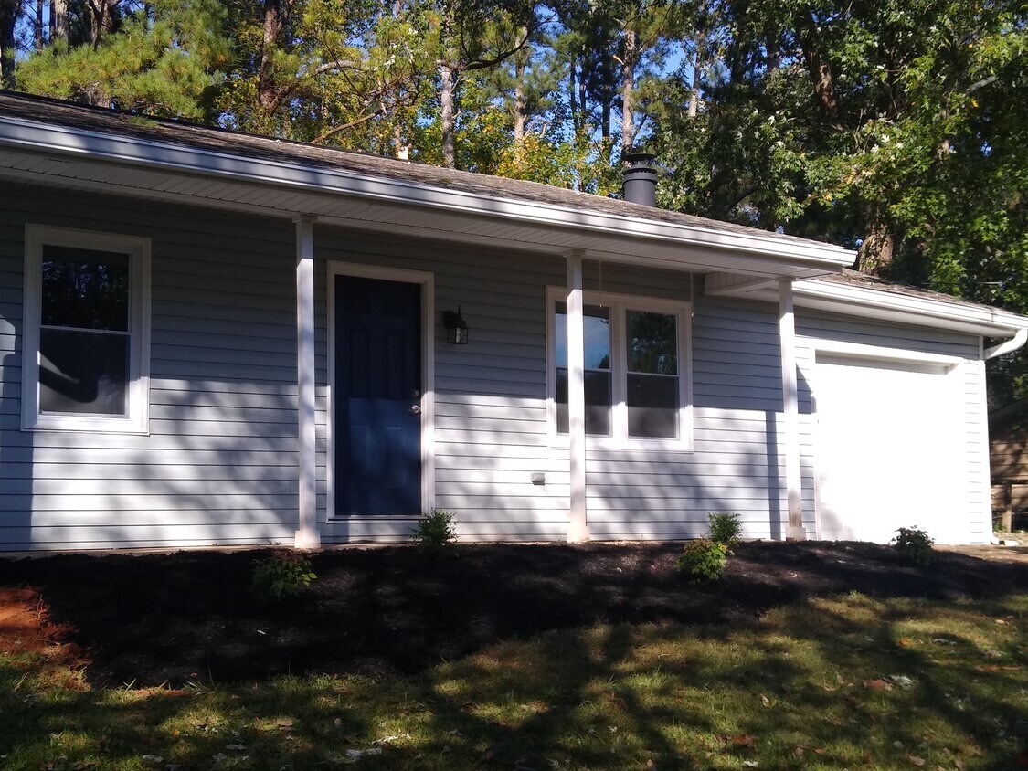 Primary Photo - 300 Huntington Cir