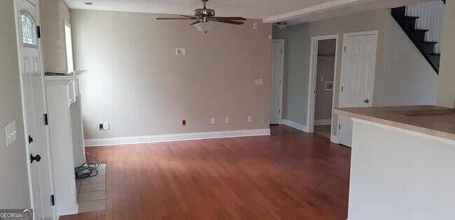 Foto del edificio - 520 Millbrook Village Dr