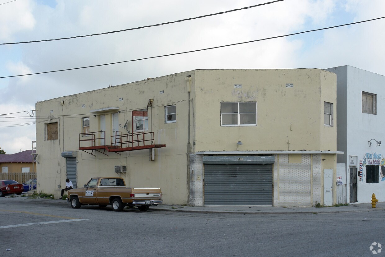 Primary Photo - 6300 NW 15th Ave