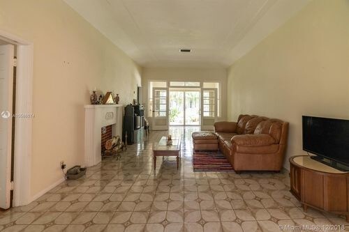 Foto del edificio - 9172 Harding Ave