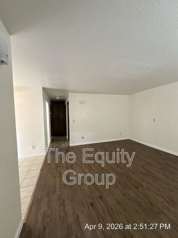 Foto del edificio - 718 W Race Ave