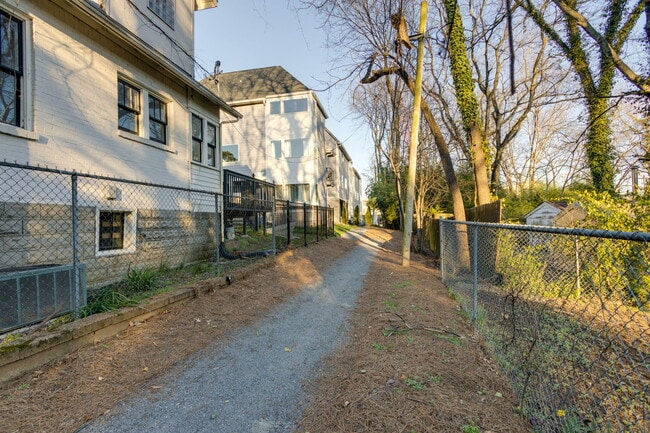 Foto del edificio - 2208 Elliott Ave
