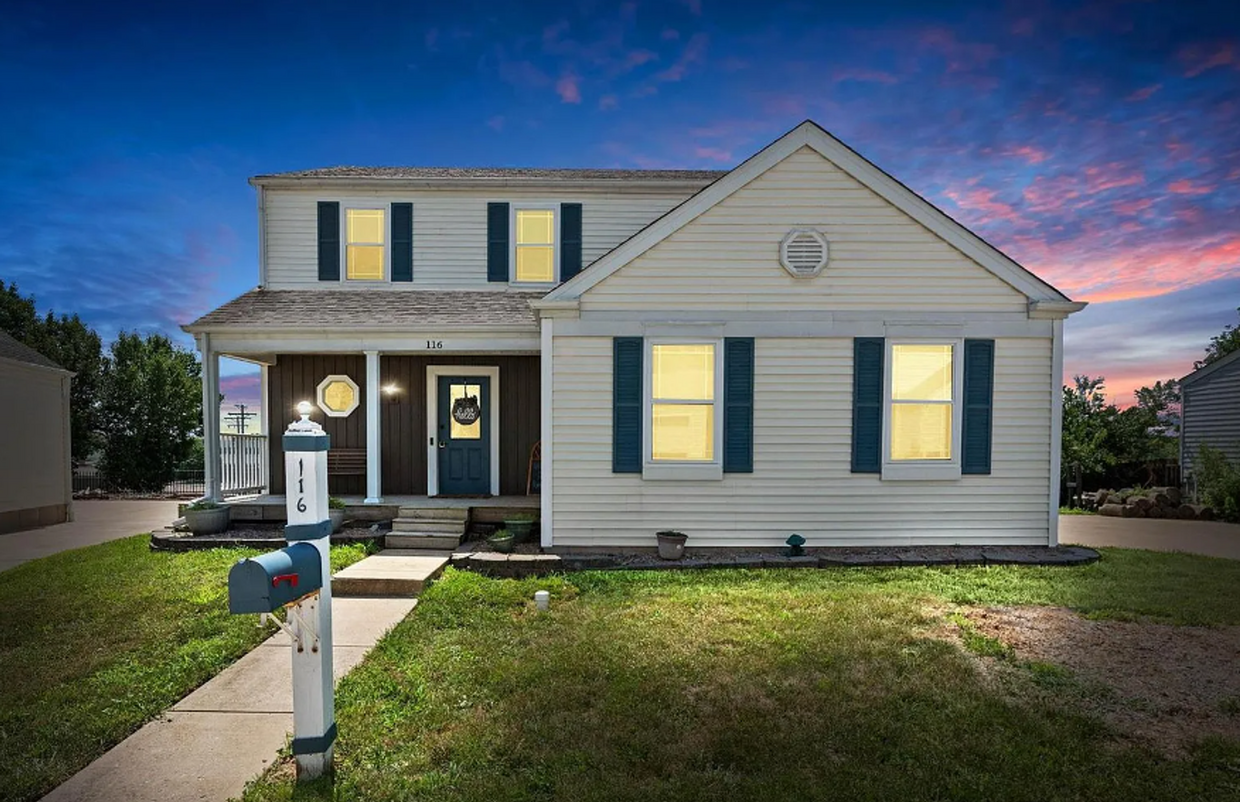 Primary Photo - Beautiful 3-Bedroom Home in Prime O'Fallon...