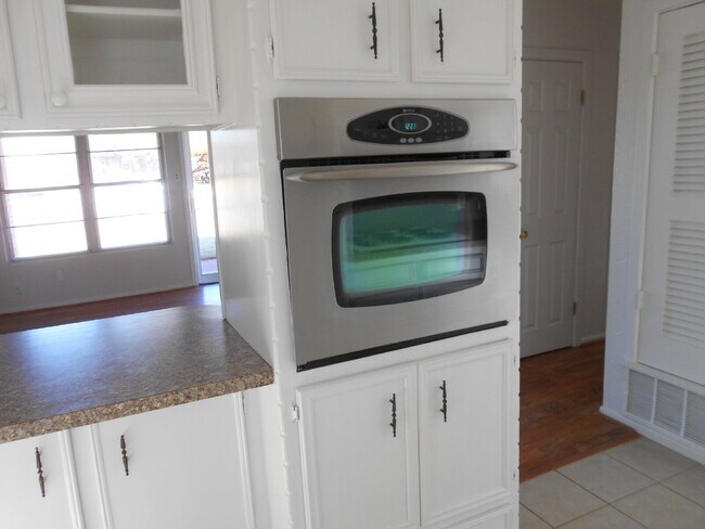 Foto del edificio - 3/1 Brick home on corner lot in Shallowater