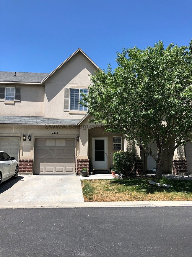 Foto del edificio - Beautiful Townhome in Wonderful Gated Comm...