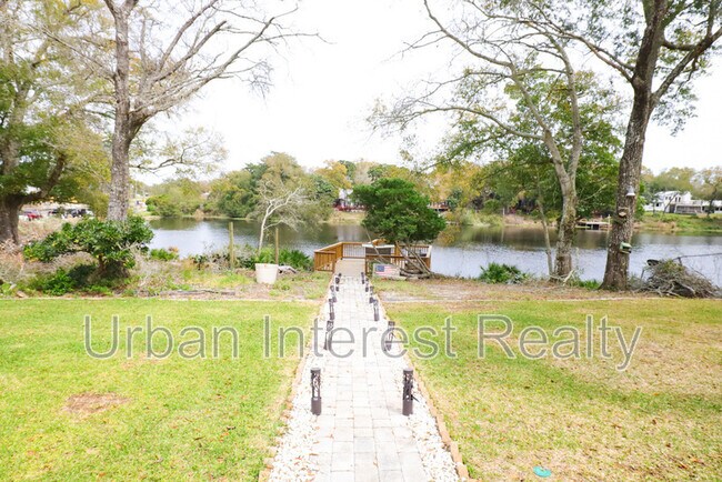 Foto del edificio - 424 Beach Dr