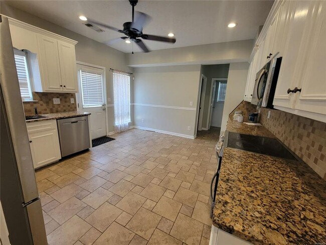 Foto del edificio - Prattville Home Close to Hwy 31 and Hwy 14!