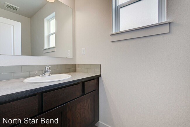 Building Photo - 4 br, 2.5 bath House - 3462 NW 9th Ln