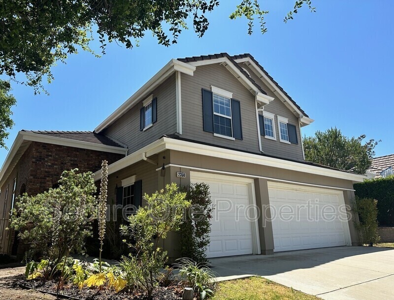 Primary Photo - 2350 Laurelwood Dr
