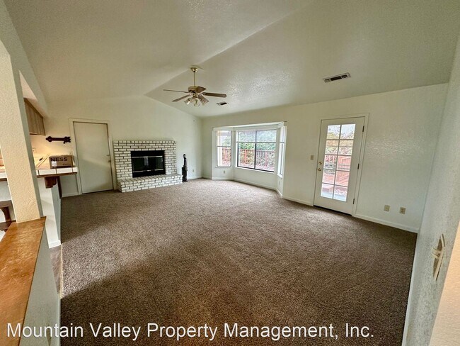 Building Photo - 3 br, 2 bath House - 178 Cypress Hills Drive
