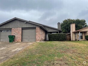 Building Photo - 4119 Fossil Ridge Dr