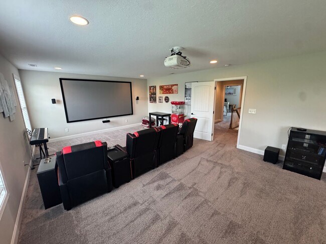 Foto del edificio - Ultimate Resort-Style Living with Incredible Views and a Private Media Room