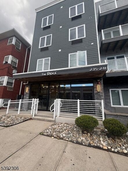 Building Photo - 241 Ridge Rd