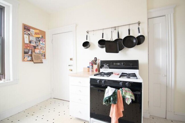 Foto del edificio - 2 bedroom in Brighton MA 01235