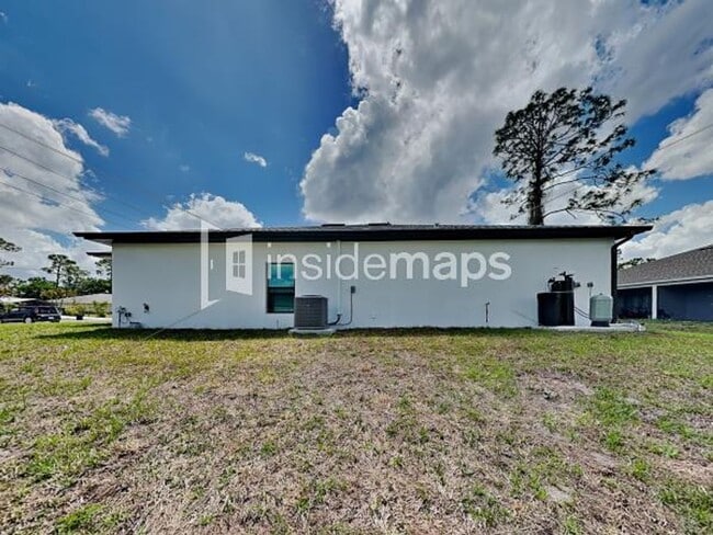 Building Photo - 1133 Abrams Blvd