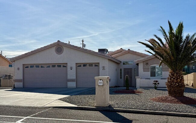 Building Photo - Short term - Summer rental - Available April through November