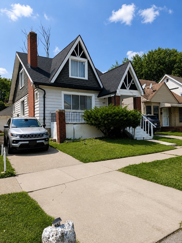 Building Photo - 14877 Lesure St