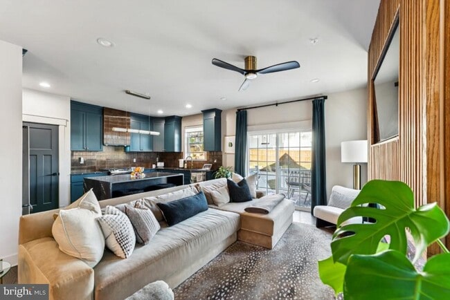 Building Photo - 1333 Eastern Ave NE