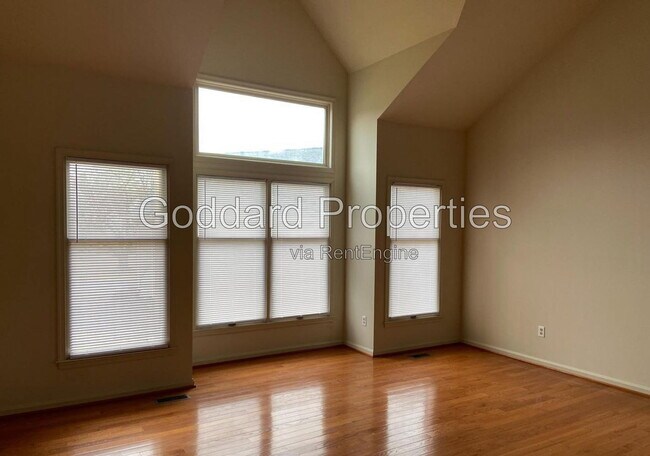 Building Photo - 10225 Club House Court