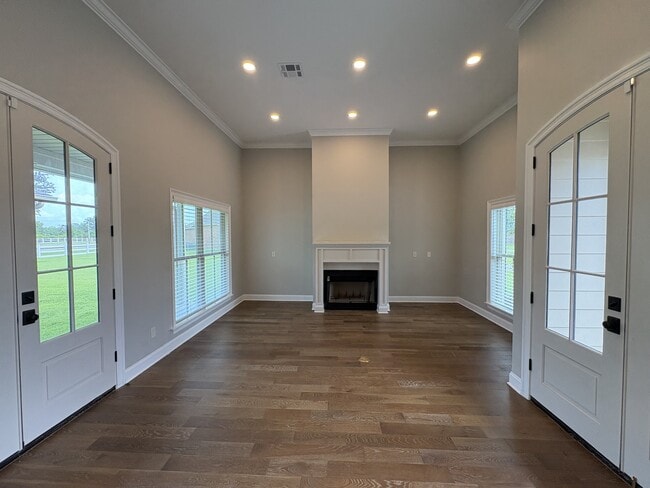Building Photo - 4150 Primrose Dr