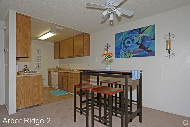 Building Photo - 4420-4440 Oakhollow Dr