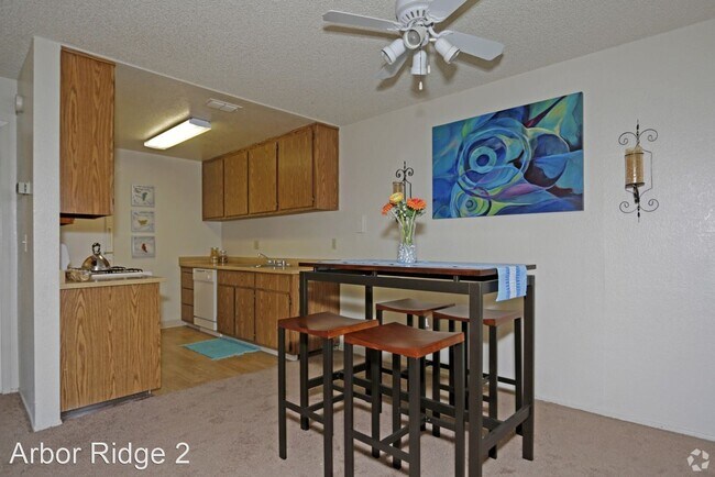 Foto del edificio - 4420-4440 Oakhollow Dr