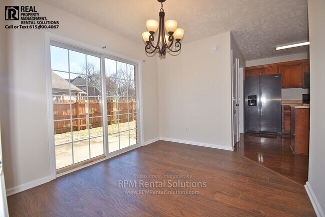 Building Photo - Great Mboro home near I-24/840, fenced-in backyard, 2 car garage