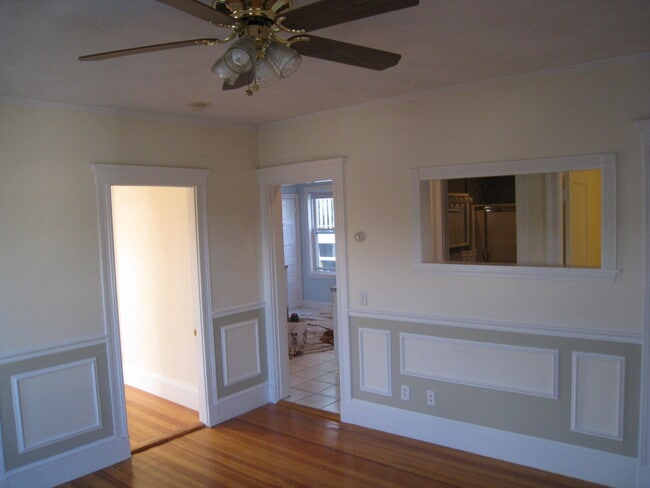 Building Photo - 18 Bigelow St