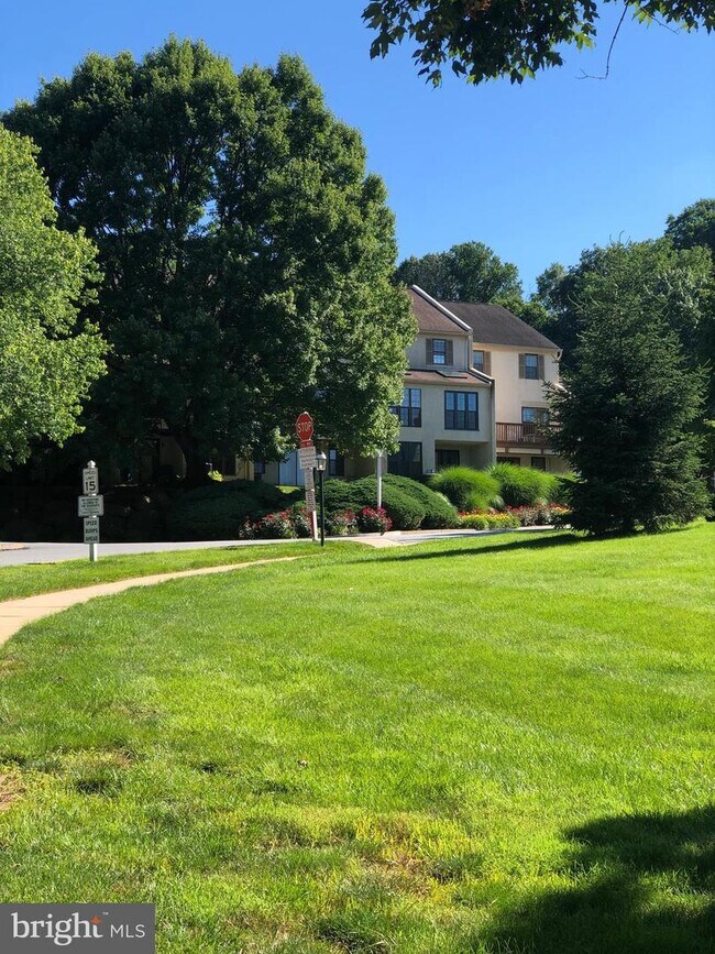 Foto del edificio - 2504 Winterbridge Ln
