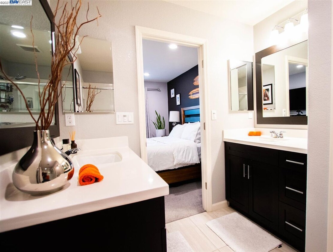 Foto del edificio - $3,190 / 2 BR STUNNING 2020 MODEL HOME FOR...