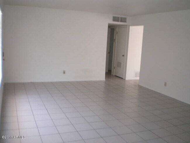 Building Photo - CLEAN**MODERN**PERFECT LOCATION