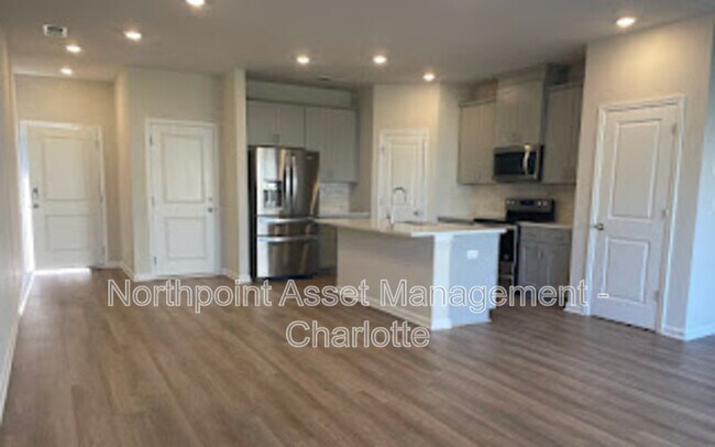 Building Photo - 1066 Plumcrest Dr